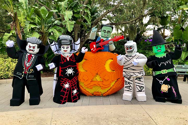 Personagens halloween na legoland