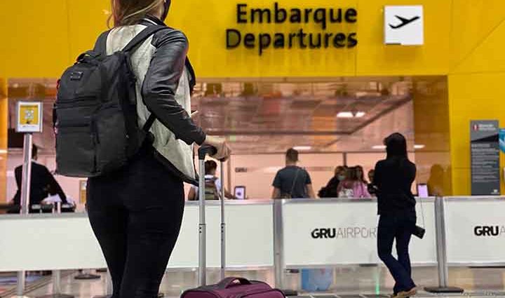 Uso de máscara no aeroporto para viagens nacionais e internacionais