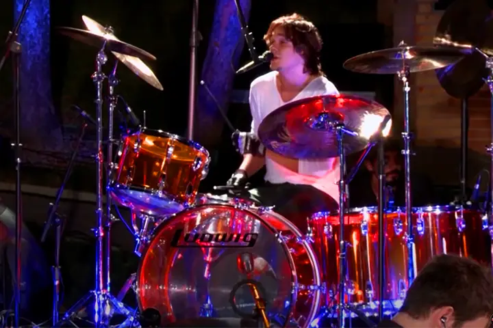 leandro-do-klb-tocando-bateria-ludwig