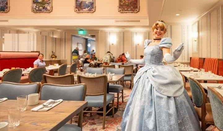 cinderella-at-1900-park-fare-grand-floridian