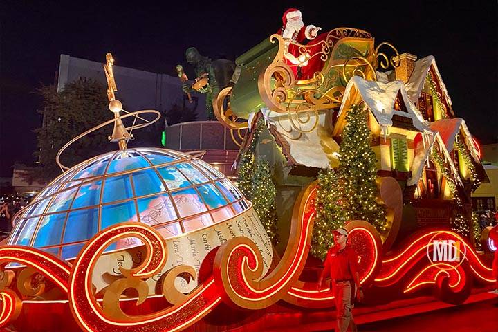 universals-holiday-parade-featuring-macys