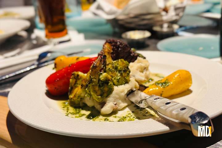 surf-and-turf-coral-reef-epcot